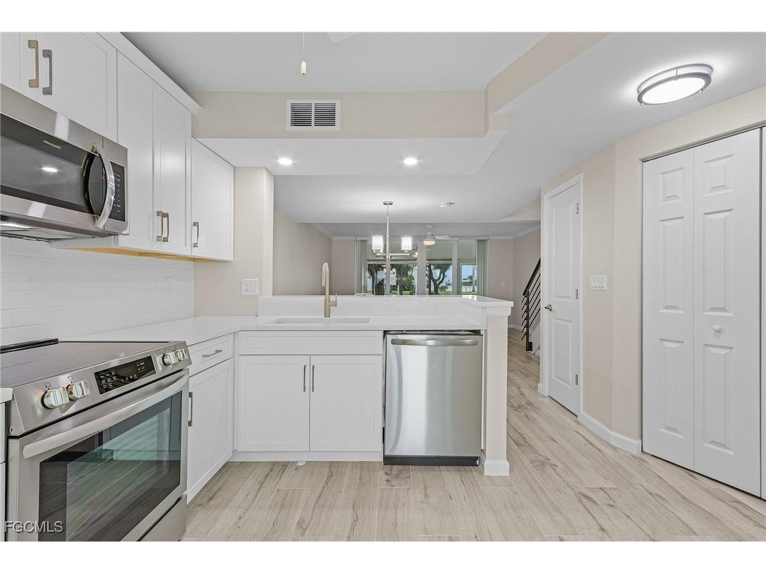 18034 San Carlos Boulevard #101 Fort Myers Beach FL 33931 2025010973 image6