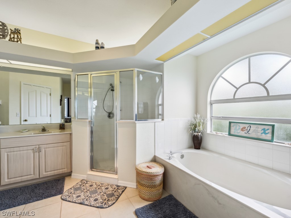 18049 Greenwood Drive Naples FL 34114 223095936 image20