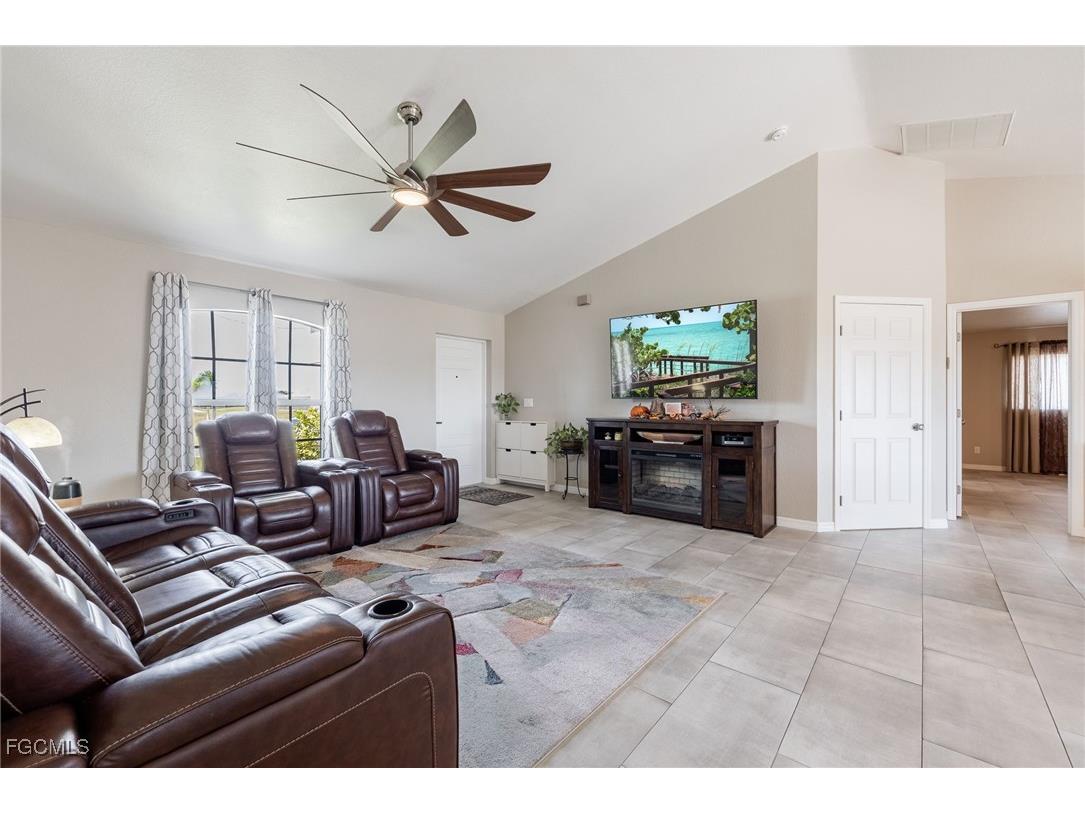 1805 NW 7th Avenue Cape Coral FL 33993 2025019541 image9