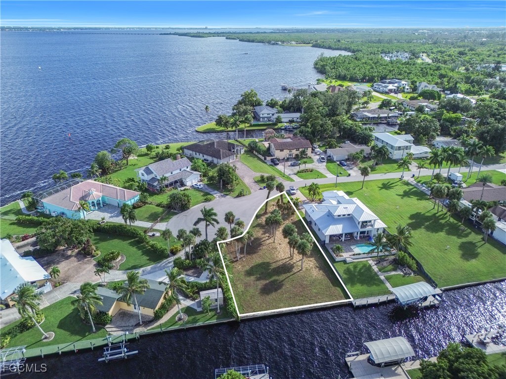 1806 Marina Cir North Fort Myers FL 33913 2025010627 image10