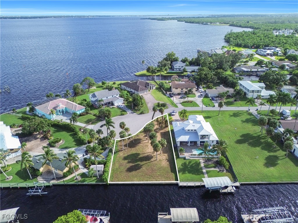 1806 Marina Cir North Fort Myers FL 33913 2025010627 image11