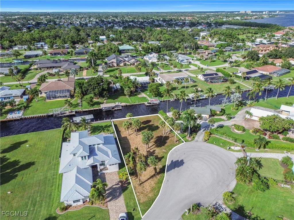 1806 Marina Cir North Fort Myers FL 33913 2025010627 image2