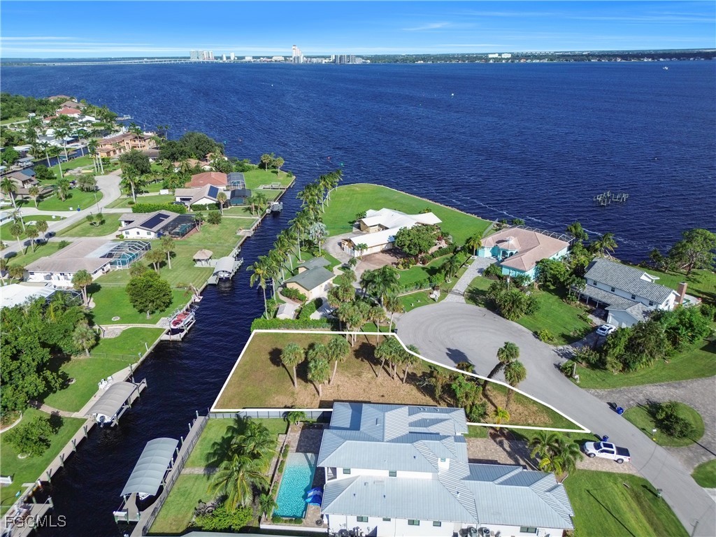 1806 Marina Cir North Fort Myers FL 33913 2025010627 image6