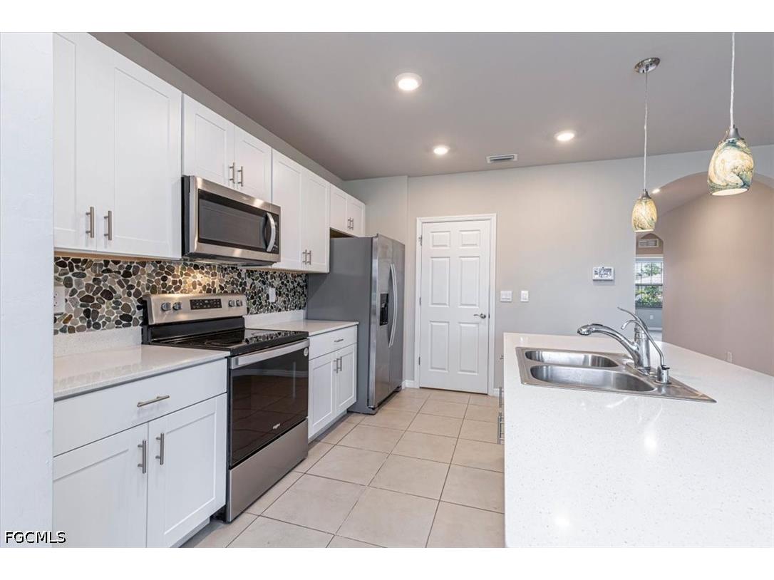 1806 NW 21st Terrace Cape Coral FL 33993 2026024839 image4