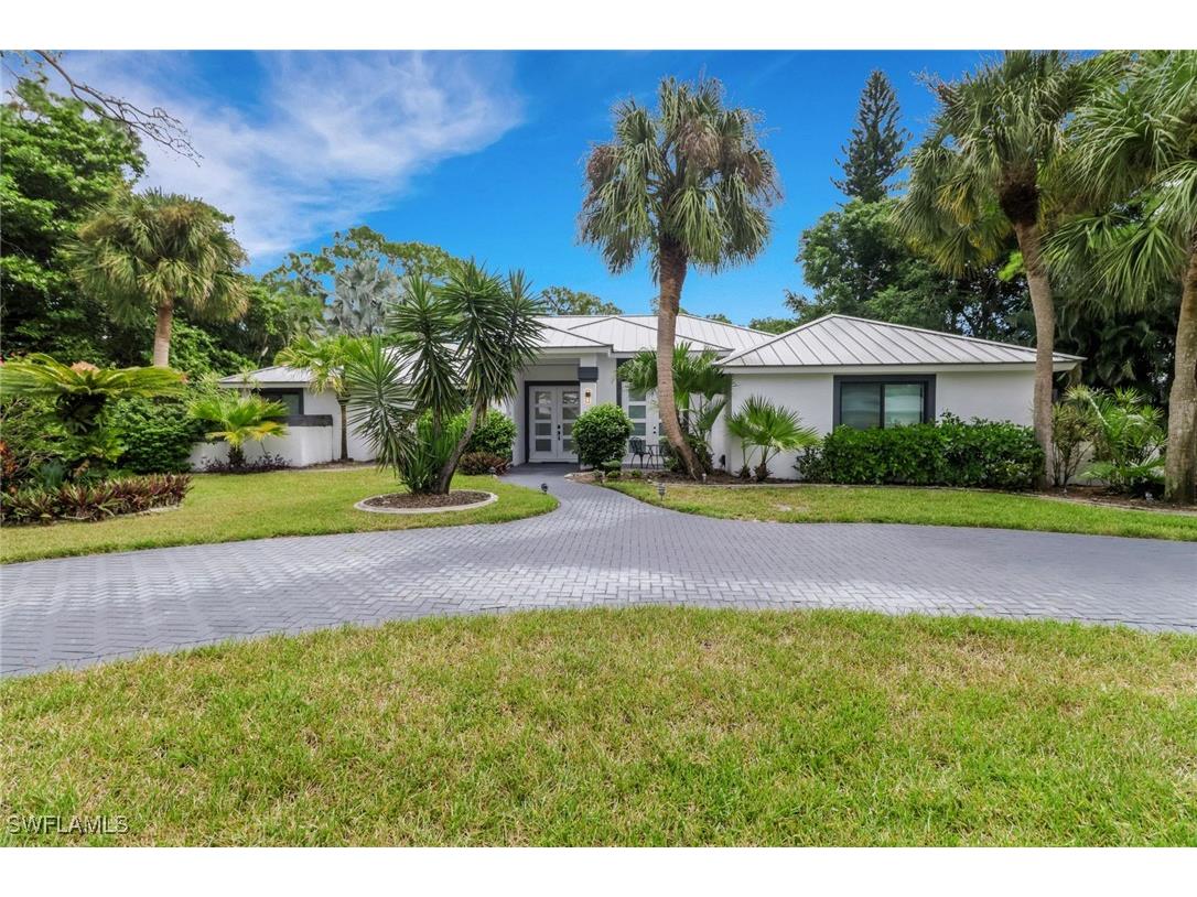 1806 Princess Court Naples FL 34110 225071606 image1