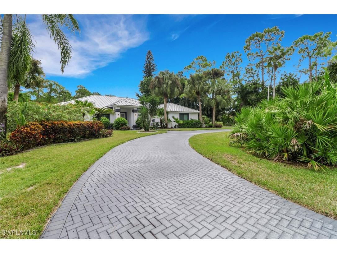 1806 Princess Court Naples FL 34110 225071606 image2