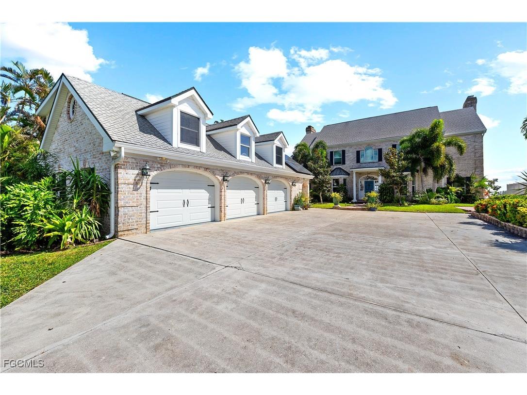 1807 Coral Circle North Fort Myers FL 33903 2025022665 image3