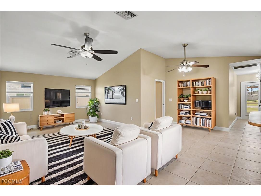 1807 SE 15th Street Cape Coral FL 33990 2026010253 image10