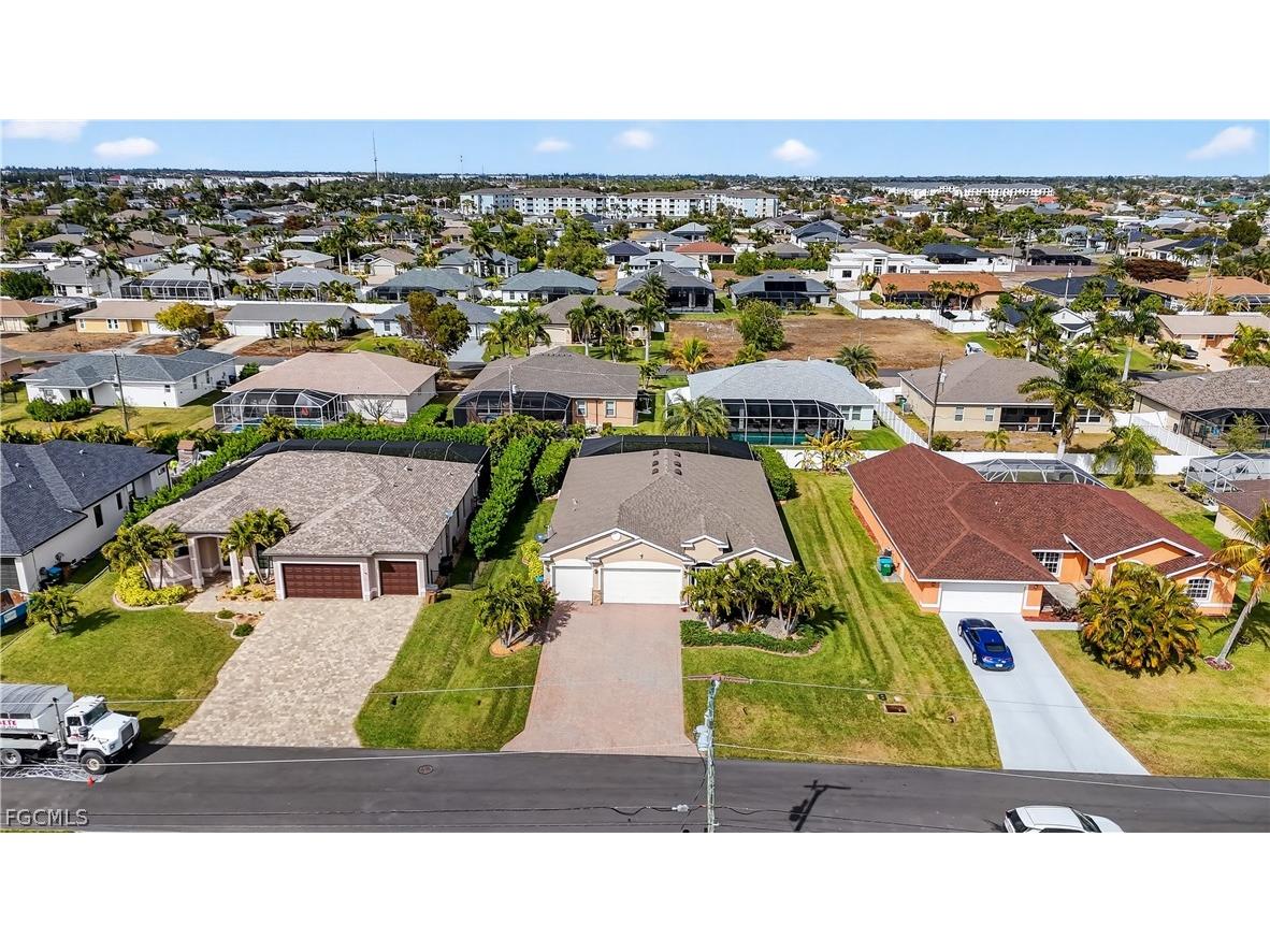 1807 SW 40th Terrace Cape Coral FL 33914 2026007421 image38