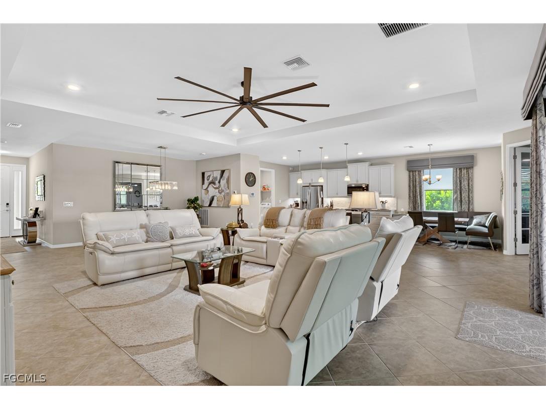 1807 SW 40th Terrace Cape Coral FL 33914 2026007421 image8