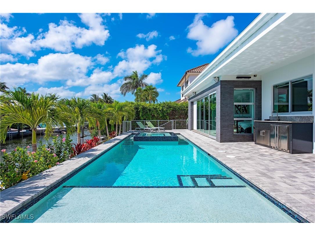 1807 Snook Drive Naples FL 34102 225046969 image9