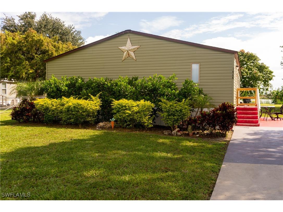 1808 Matthew Loop SE Clewiston FL 33440 224080797 image1