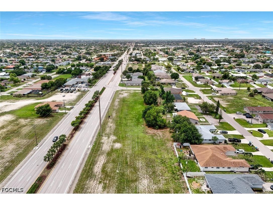 1808 Santa Barbara Boulevard Cape Coral FL 33991 2026015329 image2