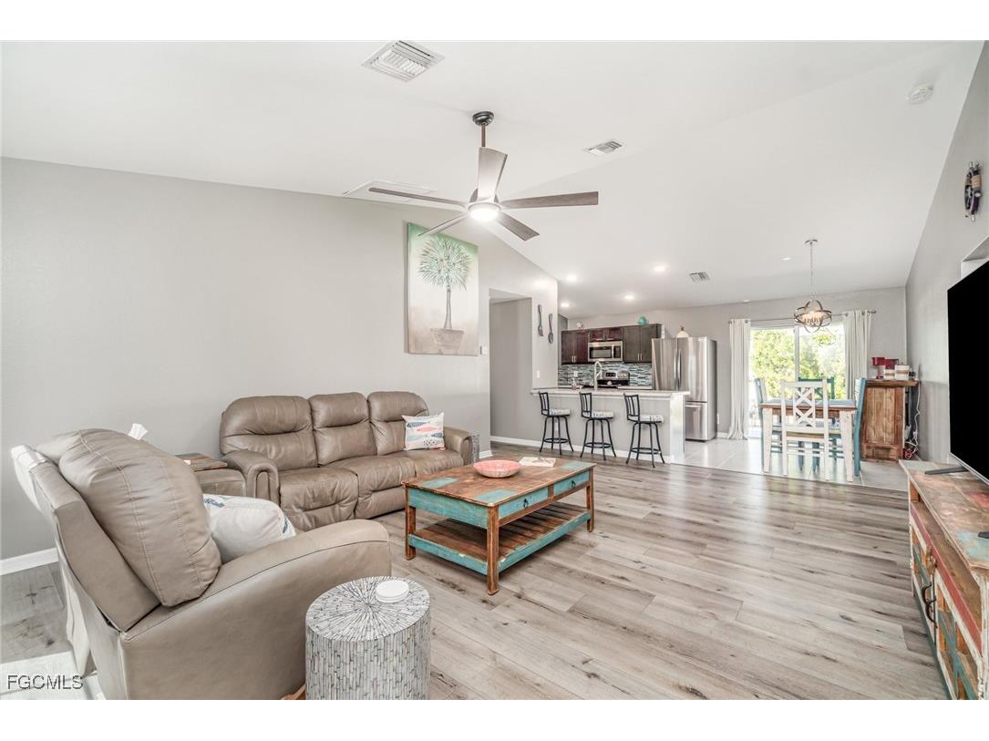 1809 NE 44th Terrace Cape Coral FL 33909 2025018813 image2