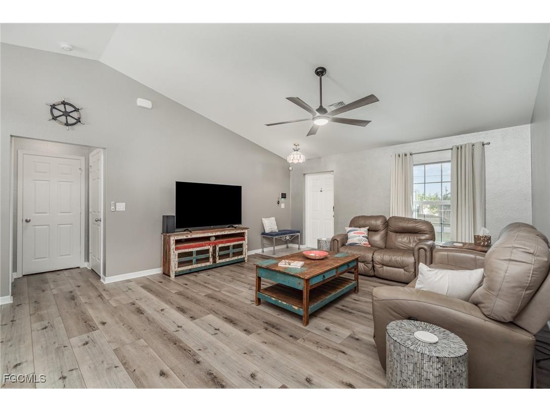 1809 NE 44th Terrace Cape Coral FL 33909 2025018813 image3