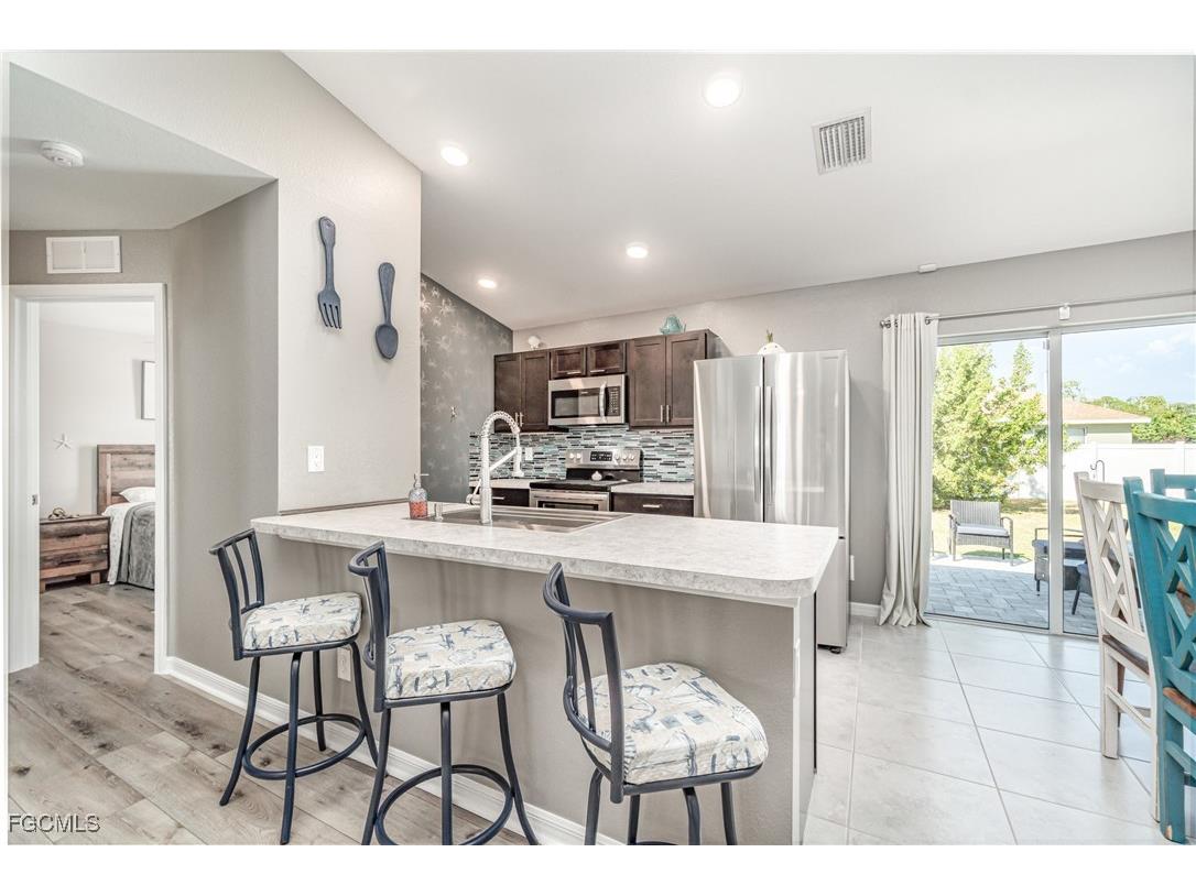 1809 NE 44th Terrace Cape Coral FL 33909 2025018813 image6