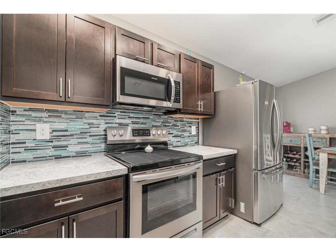 1809 NE 44th Terrace Cape Coral FL 33909 2025018813 image7
