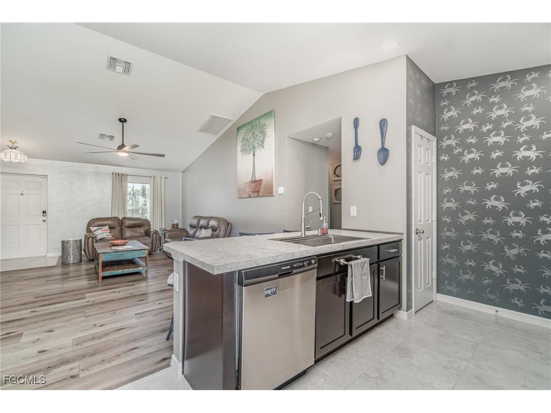 1809 NE 44th Terrace Cape Coral FL 33909 2025018813 image8