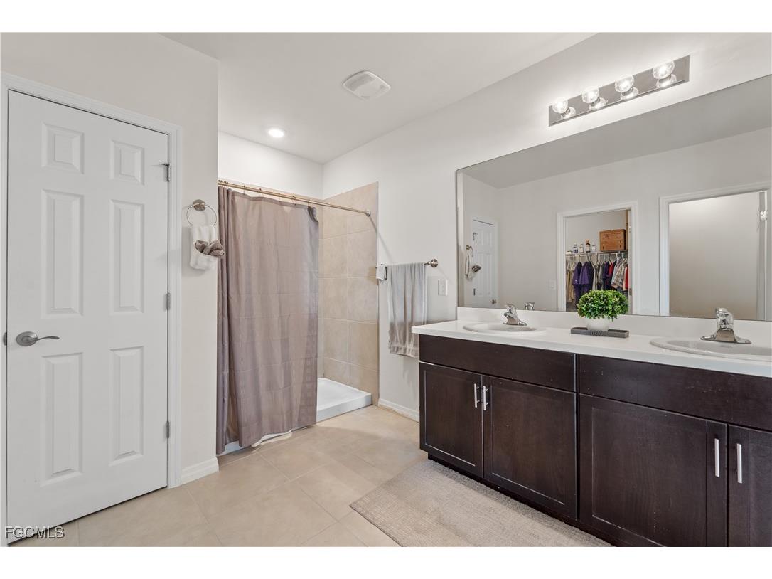 1809 NE 5th Court Cape Coral FL 33909 2025026120 image18