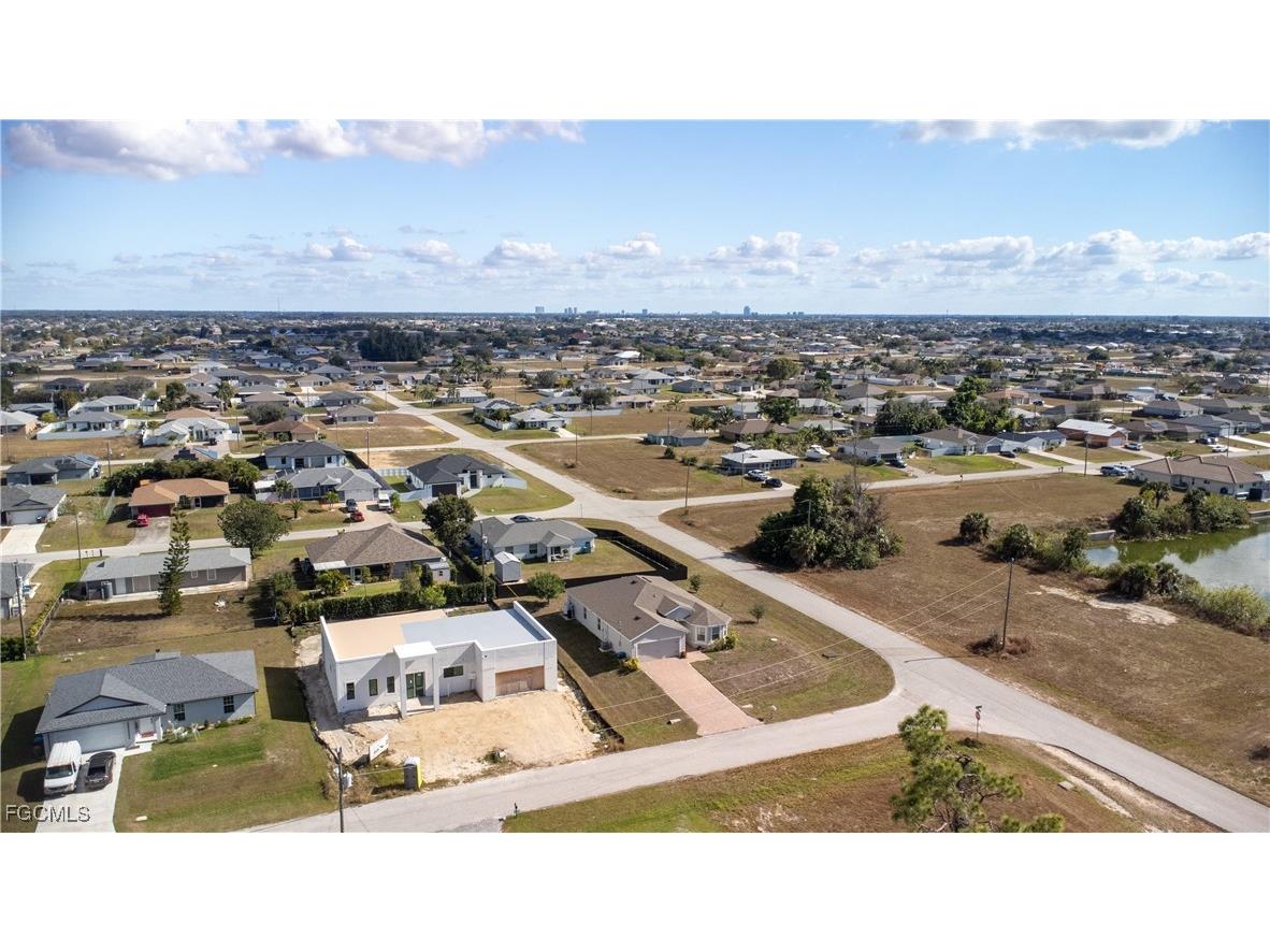 1809 NE 5th Court Cape Coral FL 33909 2025026120 image2