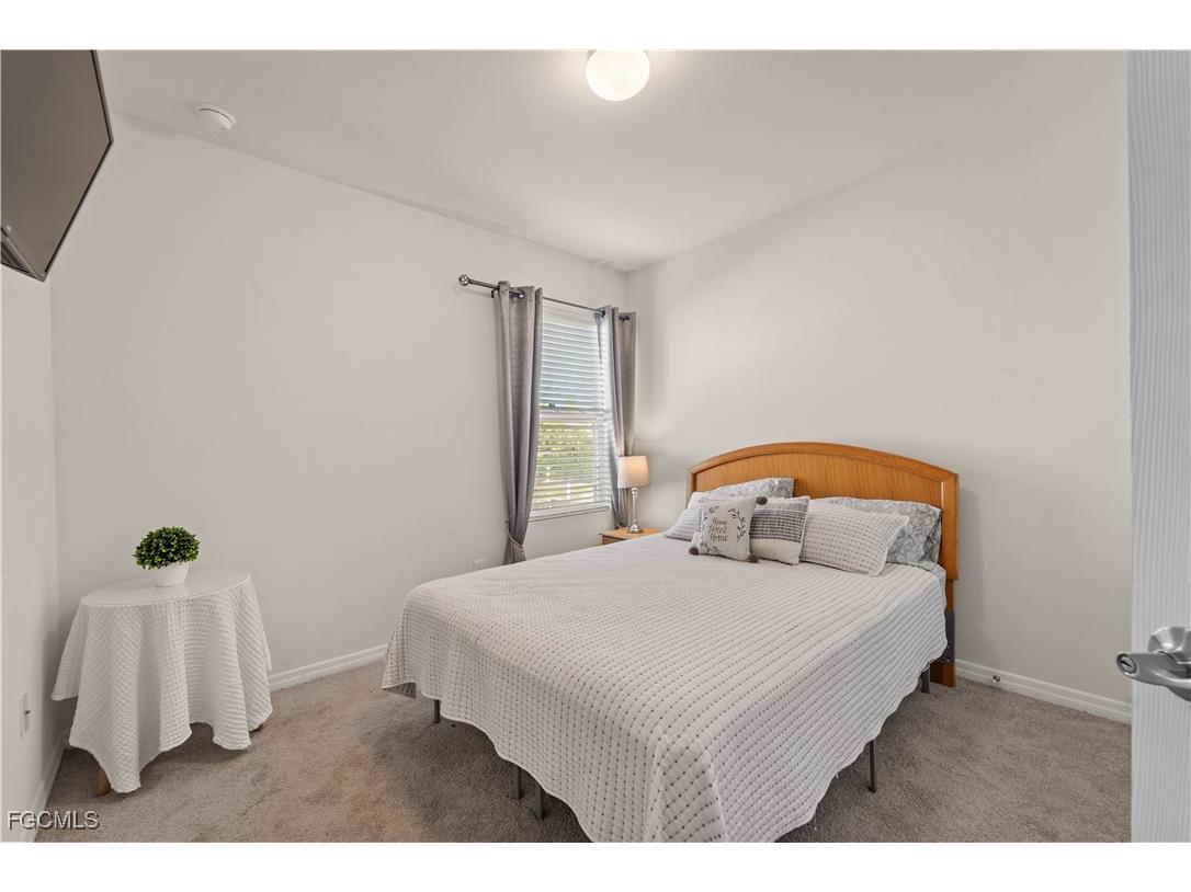 1809 NE 5th Court Cape Coral FL 33909 2025026120 image22