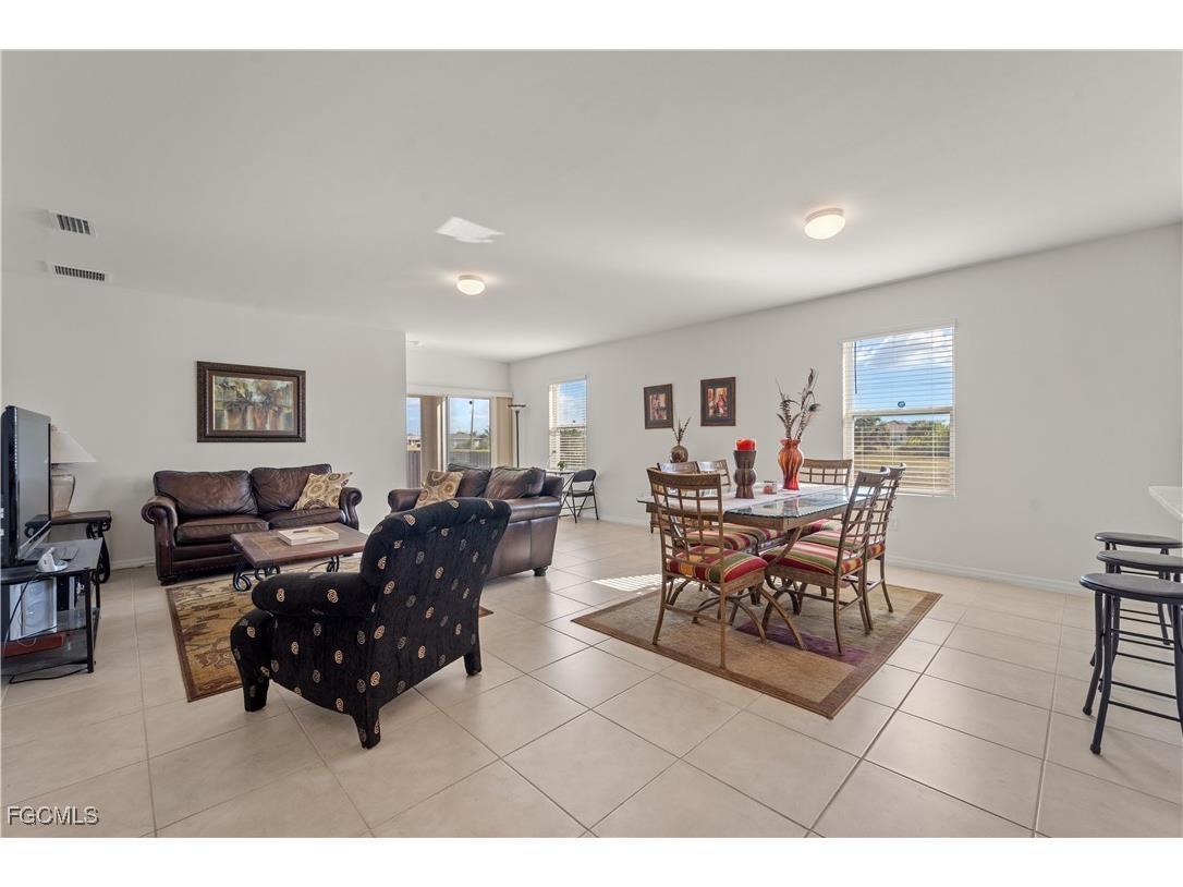 1809 NE 5th Court Cape Coral FL 33909 2025026120 image5