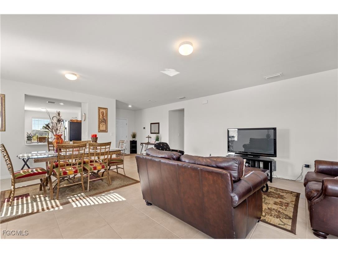 1809 NE 5th Court Cape Coral FL 33909 2025026120 image9