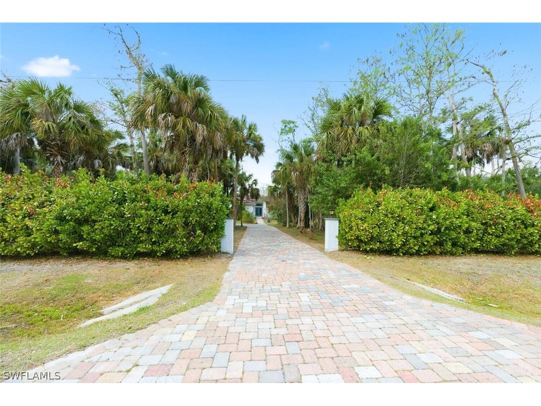 181 35th Avenue NE Naples FL 34120 226010802 image37