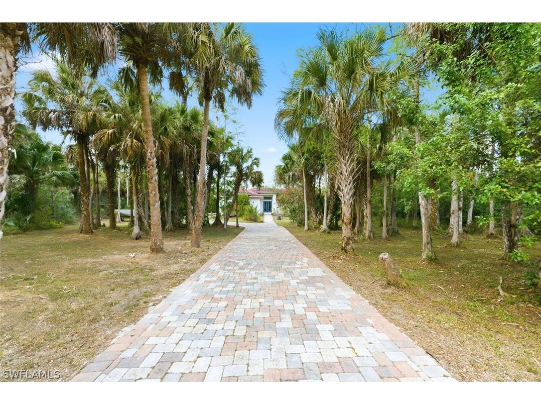 181 35th Avenue NE Naples FL 34120 226010802 image38