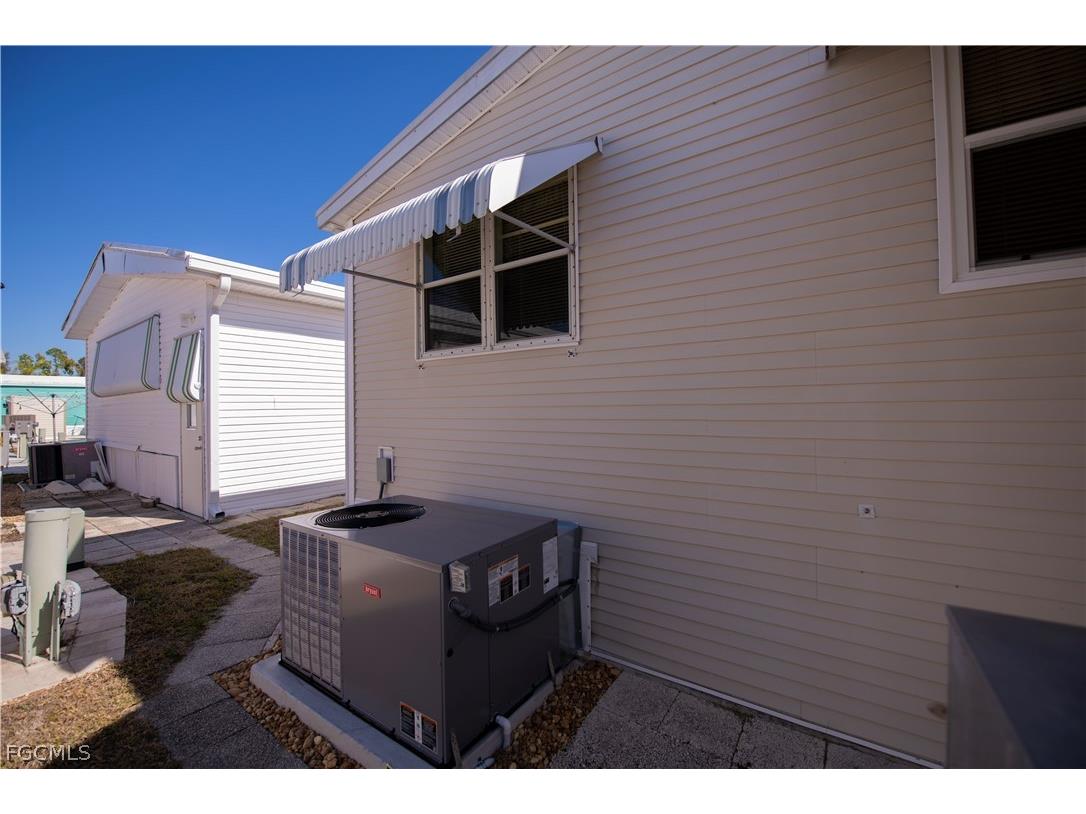 181 Caravan Circle North Fort Myers FL 33903 2026007298 image16