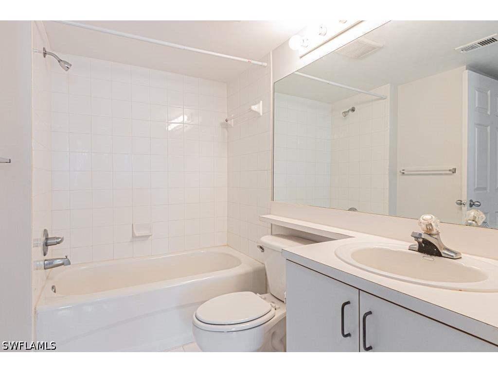 1810 Florida Club Circle #1204 Naples FL 34112 226018666 image10