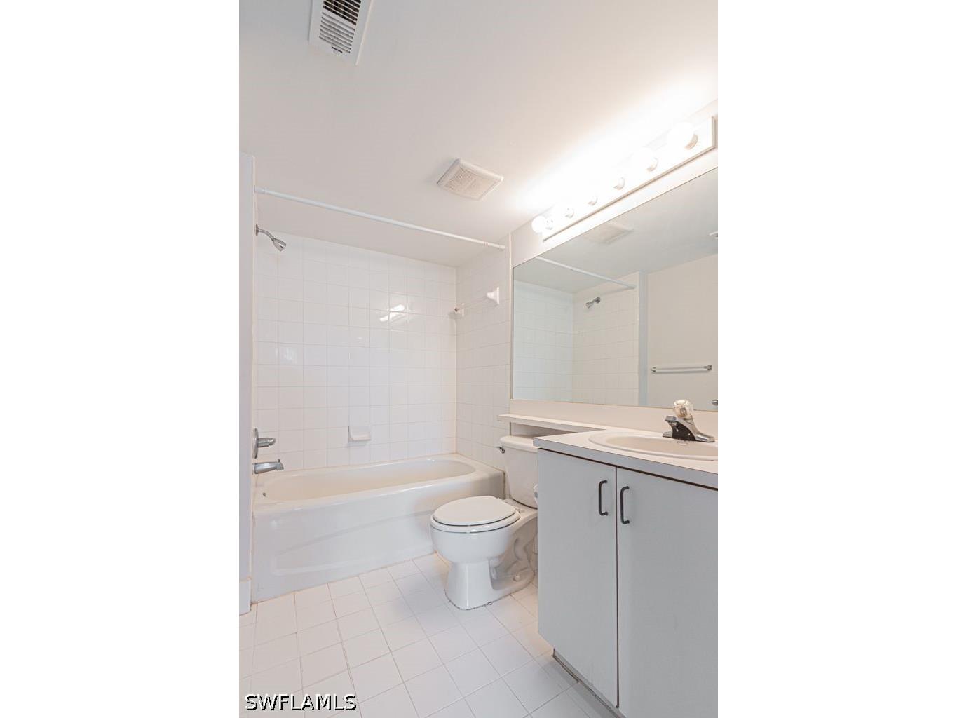 1810 Florida Club Circle #1204 Naples FL 34112 226018666 image11
