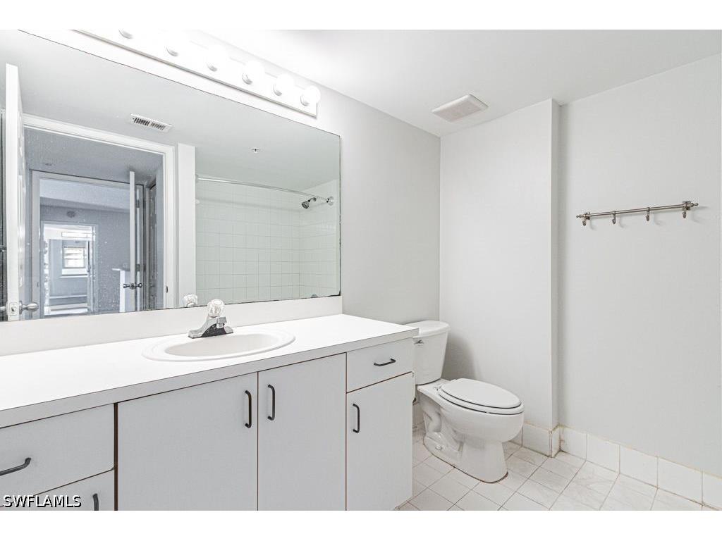 1810 Florida Club Circle #1204 Naples FL 34112 226018666 image16