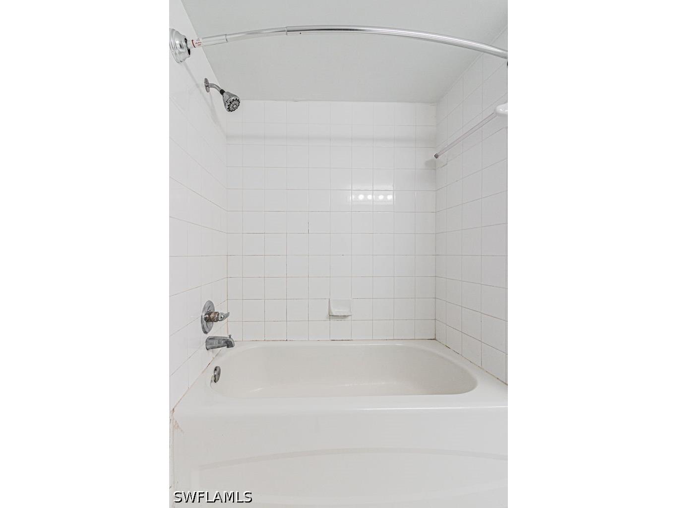 1810 Florida Club Circle #1204 Naples FL 34112 226018666 image17