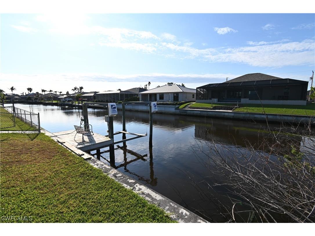 1810 SE 21st Street Cape Coral FL 33990 223022104 image1