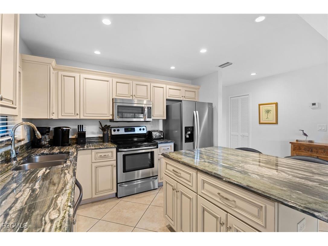 1811 Olde Middle Gulf Drive #14 Sanibel FL 33957 2025007380 image7