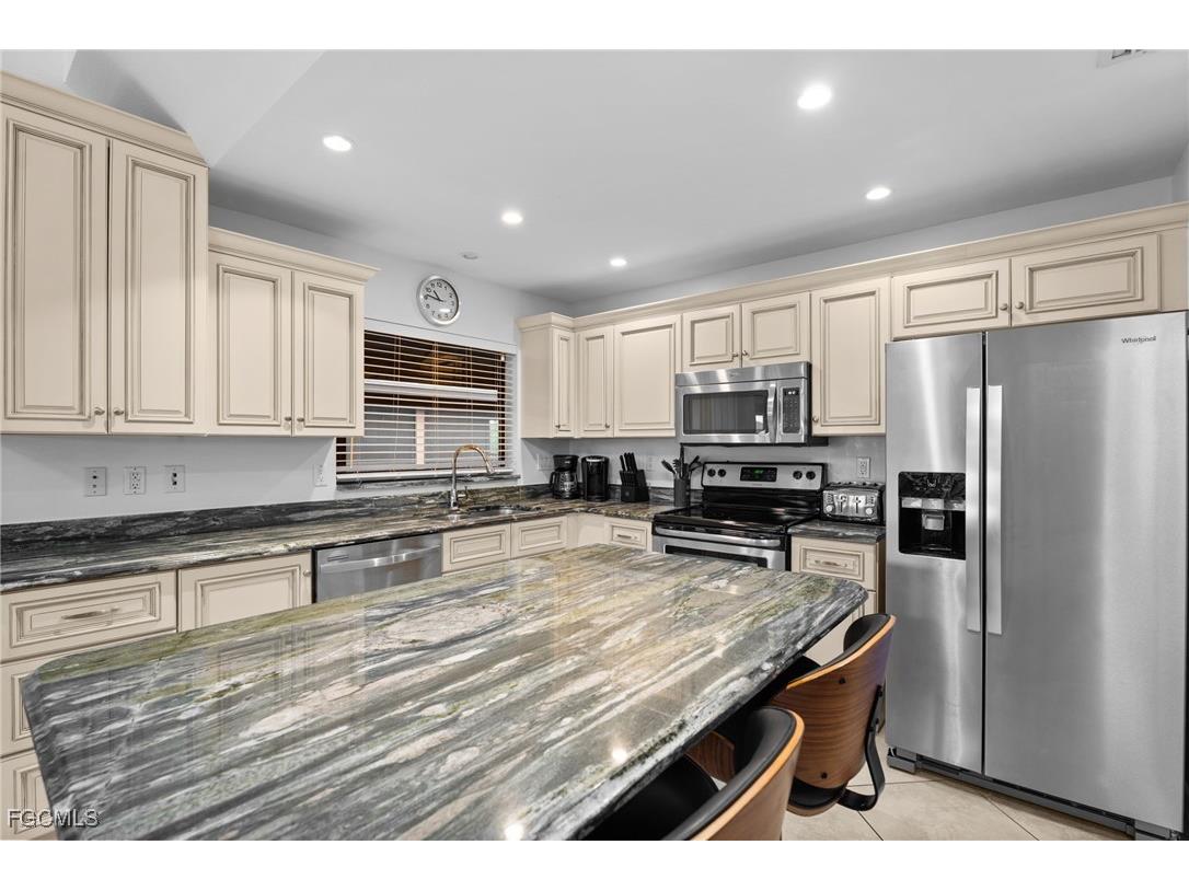 1811 Olde Middle Gulf Drive #14 Sanibel FL 33957 2025007380 image8