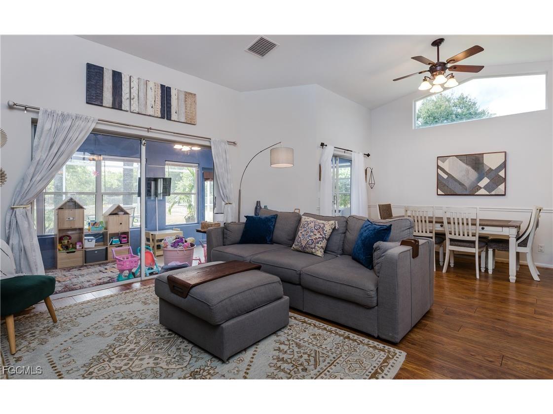 18112 Horseshoe Bay Circle Fort Myers FL 33967 2025024185 image7