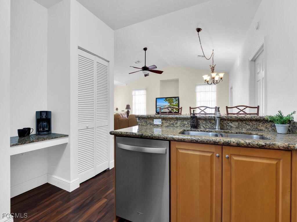 1812 Concordia Lake Circle #1905 Cape Coral FL 33909 2025018319 image5