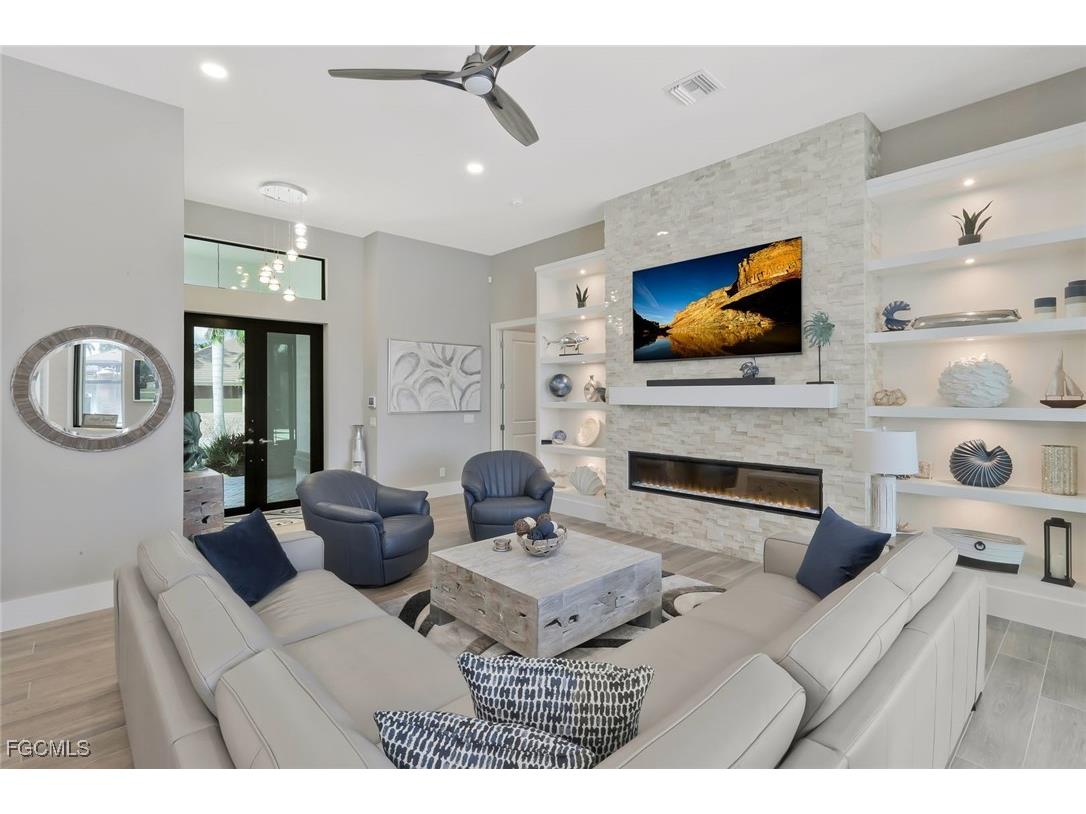 1812 Lagoon Lane Cape Coral FL 33914 2025020735 image10