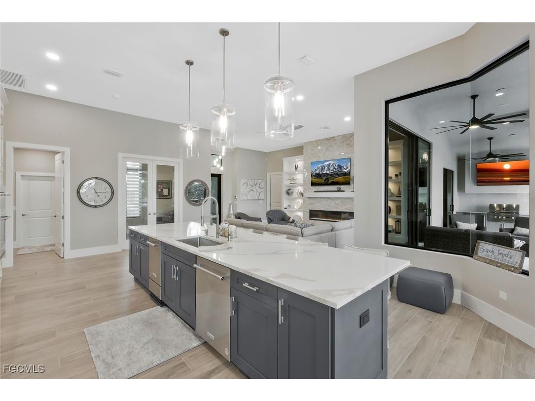 1812 Lagoon Lane Cape Coral FL 33914 2025020735 image12