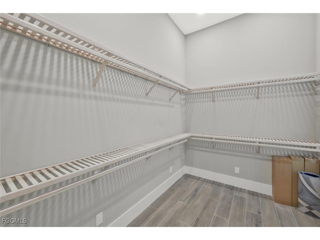 1812 Lagoon Lane Cape Coral FL 33914 2025020735 image18