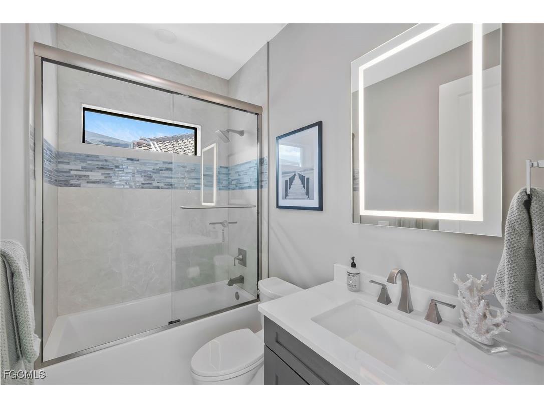 1812 Lagoon Lane Cape Coral FL 33914 2025020735 image25