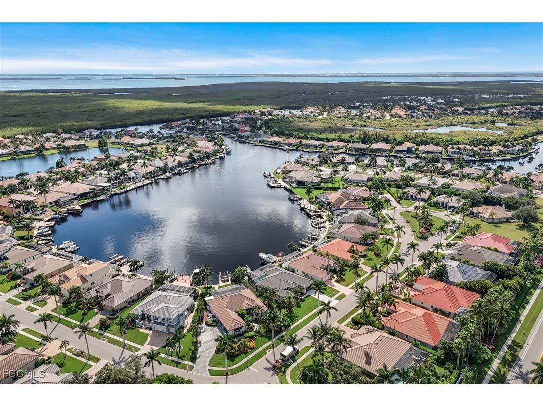 1812 Lagoon Lane Cape Coral FL 33914 2025020735 image38
