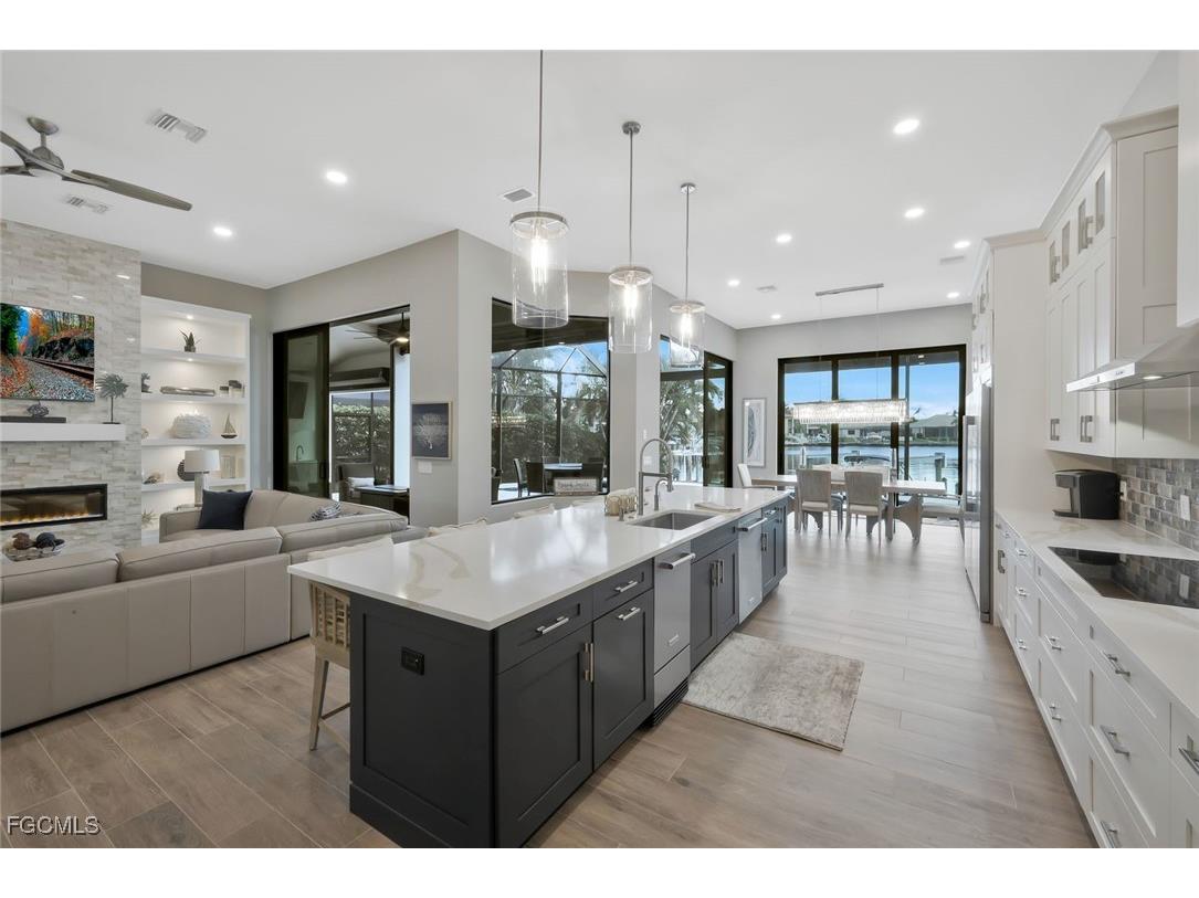 1812 Lagoon Lane Cape Coral FL 33914 2025020735 image4