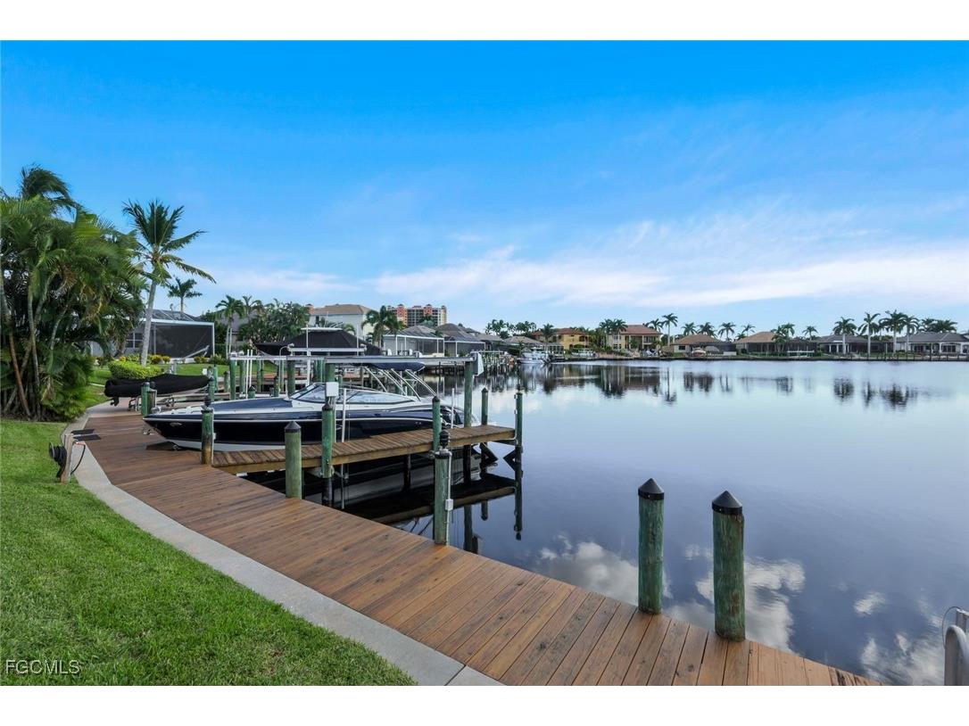 1812 Lagoon Lane Cape Coral FL 33914 2025020735 image40