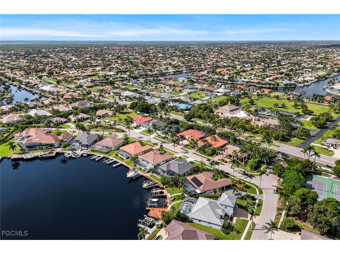 1812 Lagoon Lane Cape Coral FL 33914 2025020735 image48