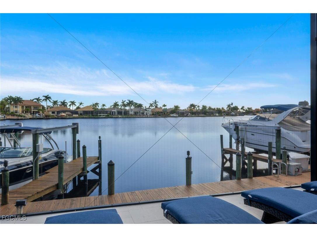 1812 Lagoon Lane Cape Coral FL 33914 2025020735 image7