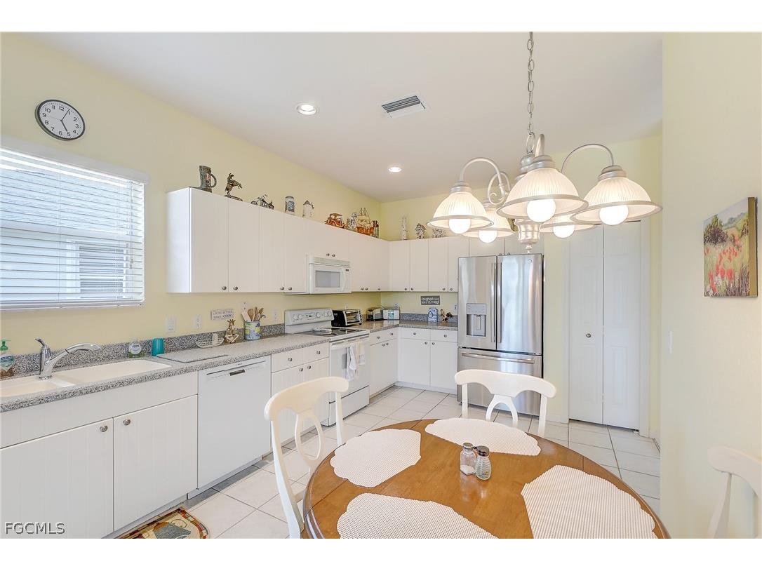 1813 Emerald Cove Drive Cape Coral FL 33991 2026013216 image9