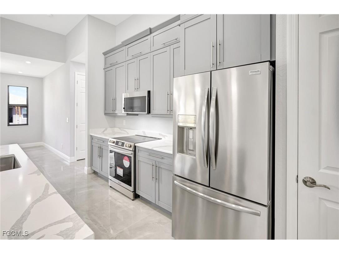 1813 NE 21st Street Cape Coral FL 33909 2025025927 image13